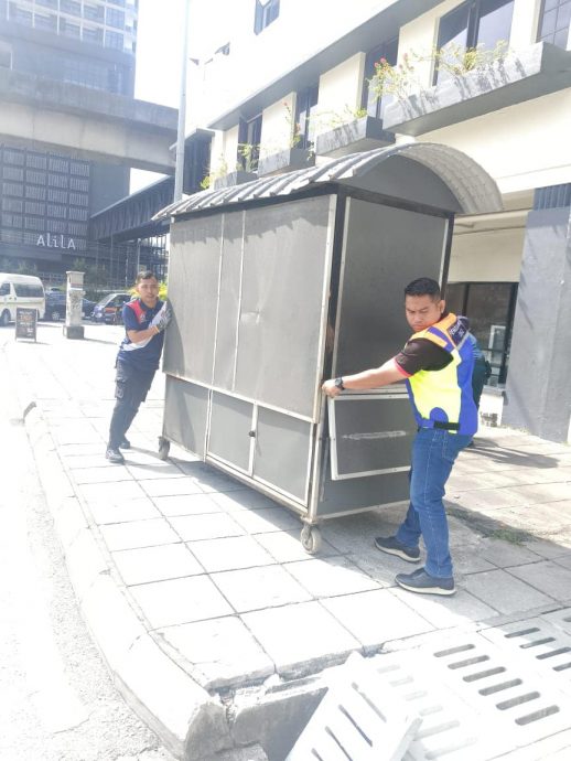 (已签发)吉隆坡市政局取缔美千万网红光顾的路边摊汉堡