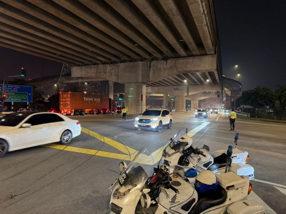 10公里路花3小时,驾驶者塞到怀疑人生