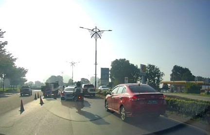 10公里路花3小时,驾驶者塞到怀疑人生