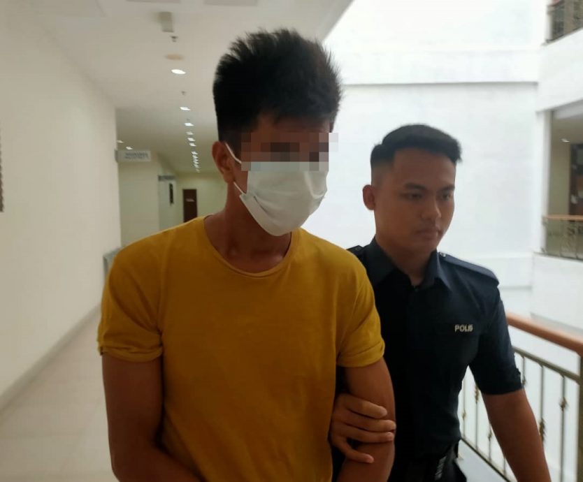 (已签发)柔:强行搂抱未成年侄女,男子被判坐牢5年打鞭2下