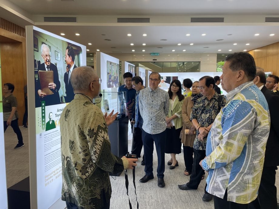 “和平与共生的启示”展览临新山,以法华经探佛伊共通价值