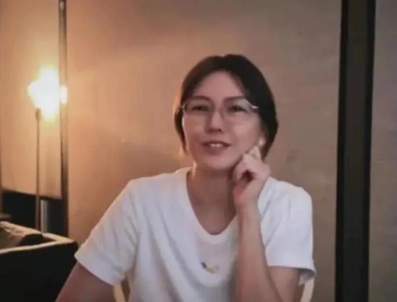 (已签发)柔:狮城二三事:儿子备考小六会考 孙燕姿叹:反觉是自己考试