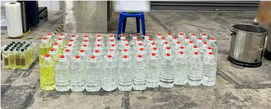 (已签发)柔:狮城二三事:本地女子狮城私酿酒 送酒途中被执法人员逮捕
