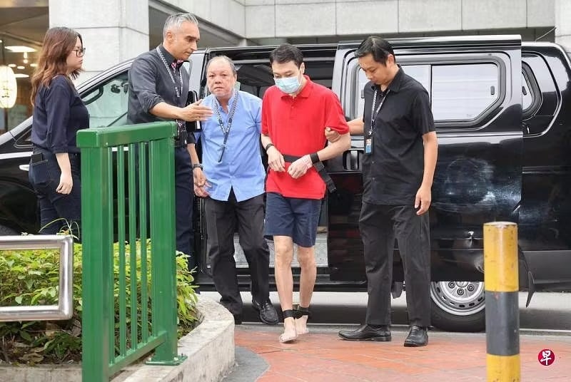 (已签发)柔:狮城二三事:麦士威熟食中心谋杀案 男嫌犯被押回现场
