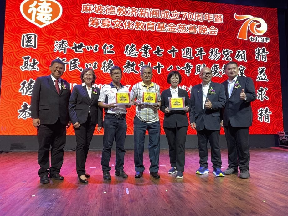 郑明发:政府应智能化 为庞大公务员体系“瘦身”