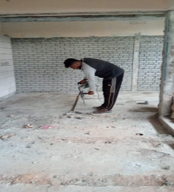 (版2头)大都会/班达马兰综合体育中心游泳池明年1月分阶段开放