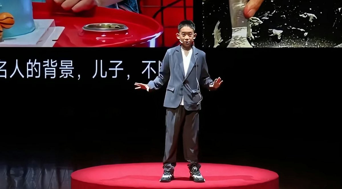 Jasper英语演讲不怯场 网赞优秀有李显龙影子