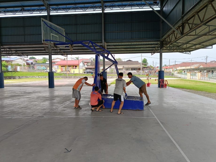 风波终结,万茂新村华小篮球场开放了