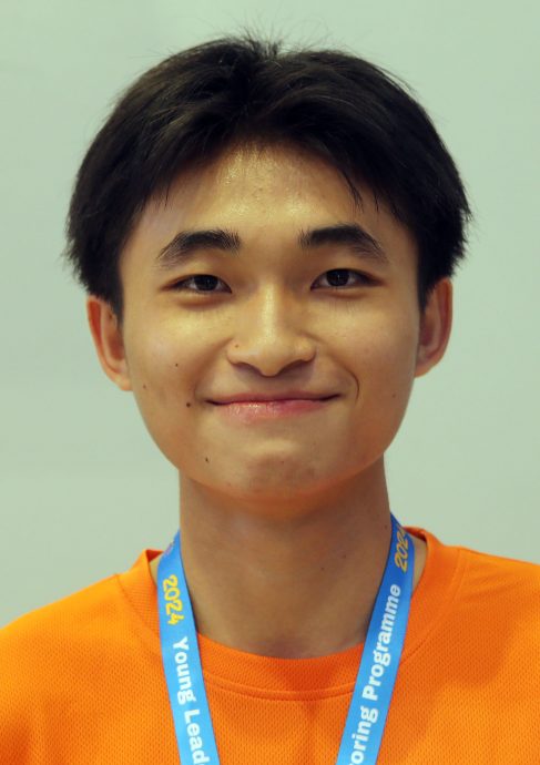 我们/我教你画灯笼你当我翻译员 各族学生营会缔情谊