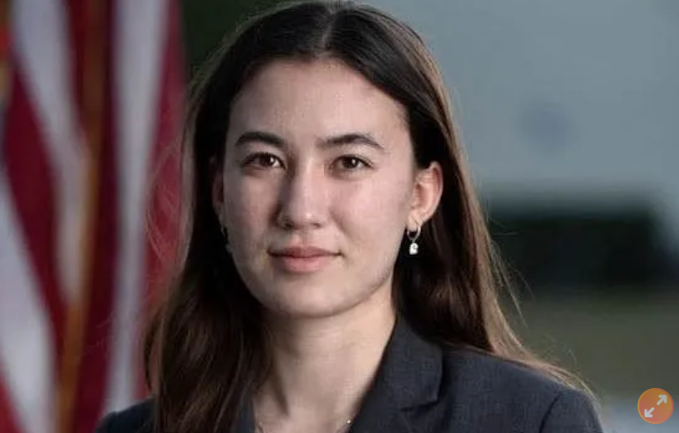 19岁你在做什么?这位华裔正妹已经拿到名校硕士还当选美国议员了