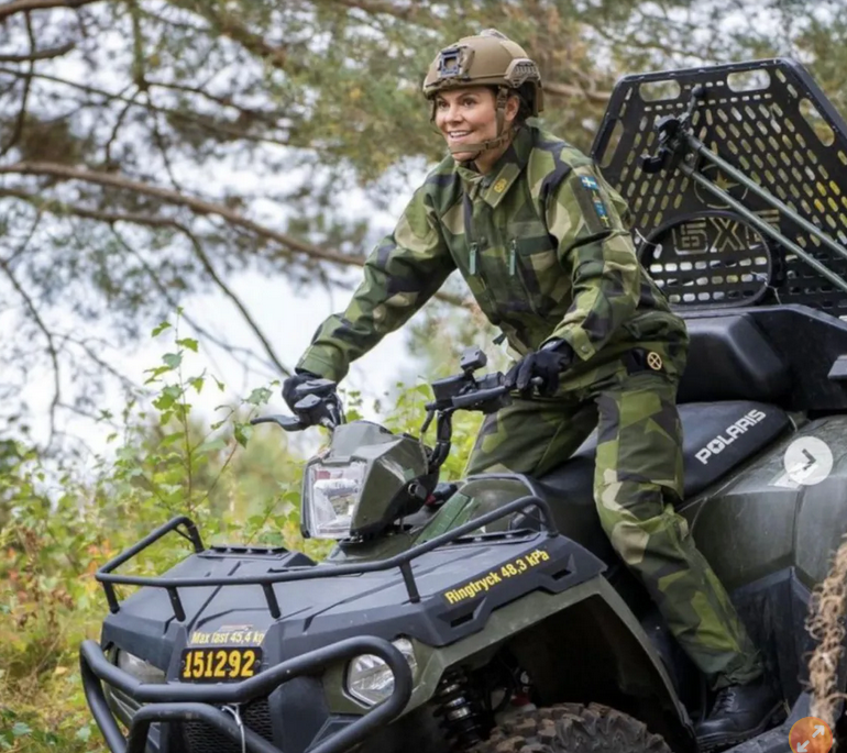 47岁瑞典皇储巾帼不让须眉 海军陆战队受训模样曝光