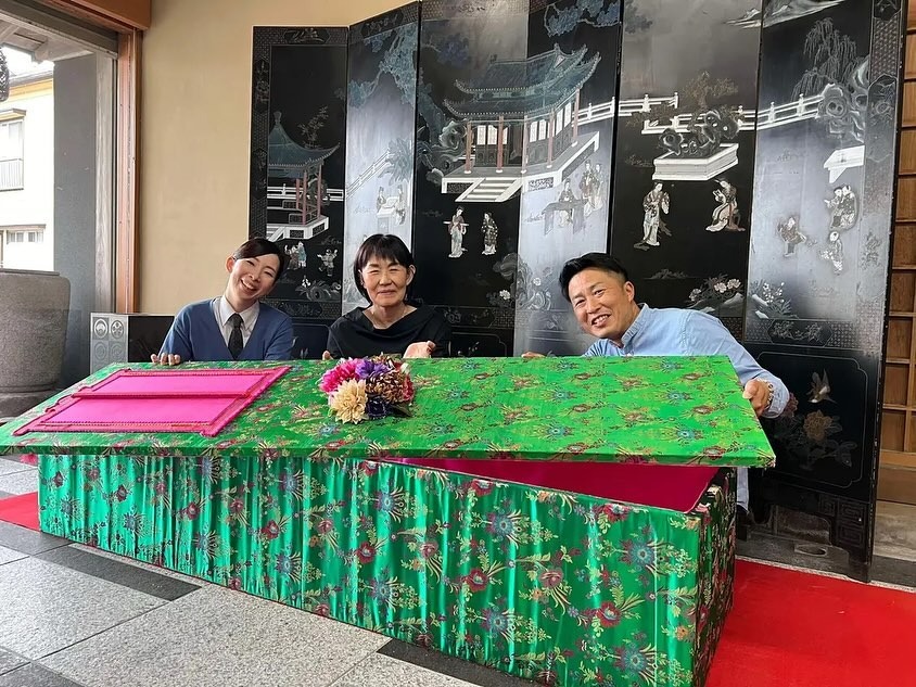 9pm发布/闲来喝咖啡躺板板 入殓咖啡馆爆红