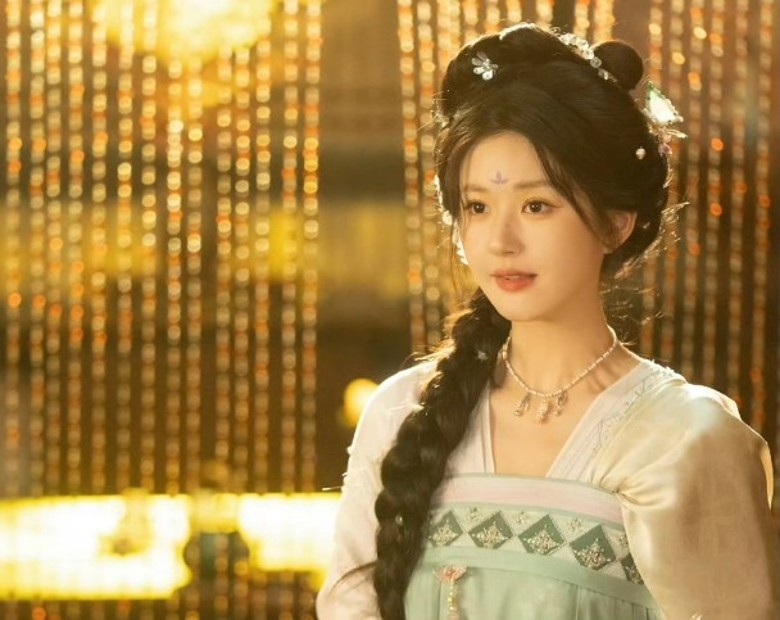 找鹿晗打Call新剧 赵露思被轰情商低