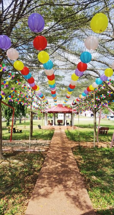 ★27日见报/星角摄︱爱大华有唐老鸭 哲仁有恐龙