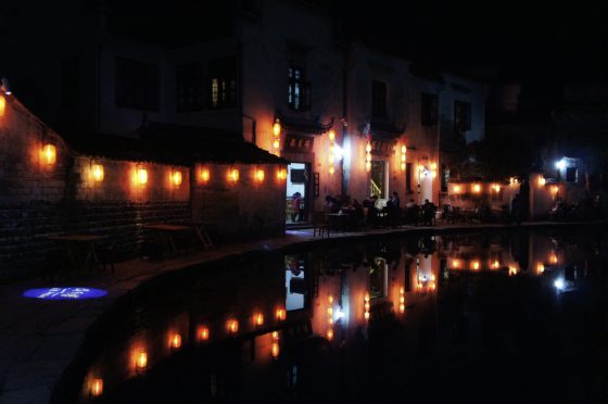 【中国】漫游安徽古村宏村,红叶纷飞秋意浓