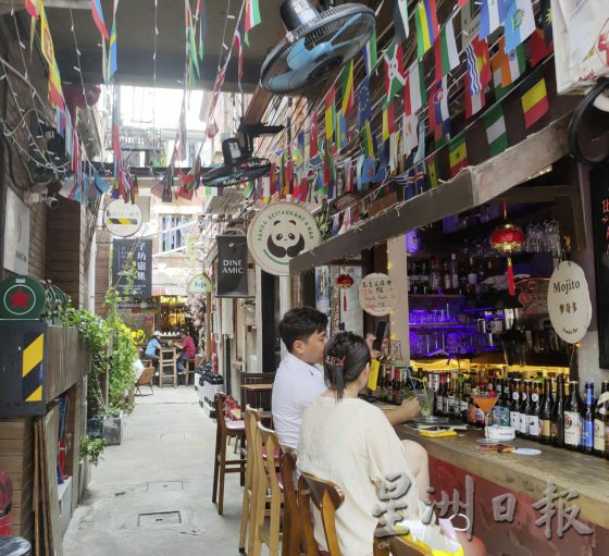 【中国】走街穿巷，寻觅老上海旧时光
