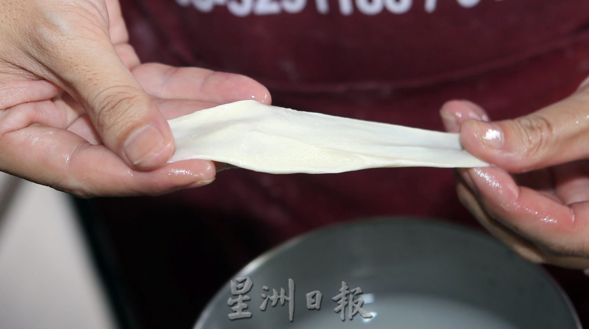 【人气美食】/翠林城故乡手工板面 古早味手捏面人气高