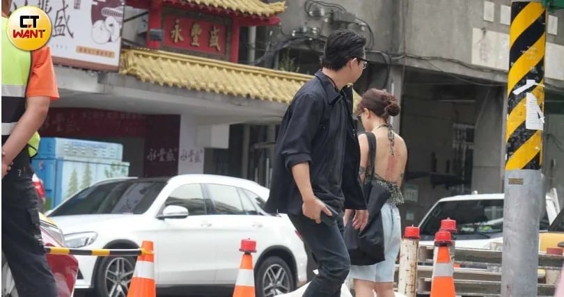 不怕张钧甯吃醋?柯汶利被抓包眼猎辣妹