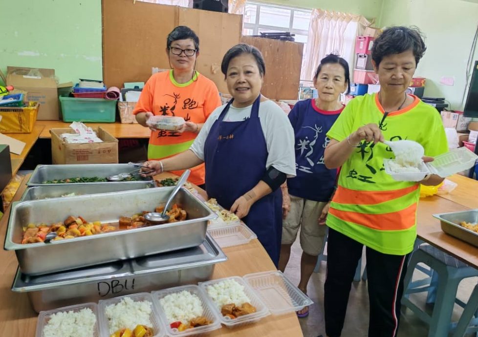 东02:文冬3团体初一十五固定派爱心素食餐