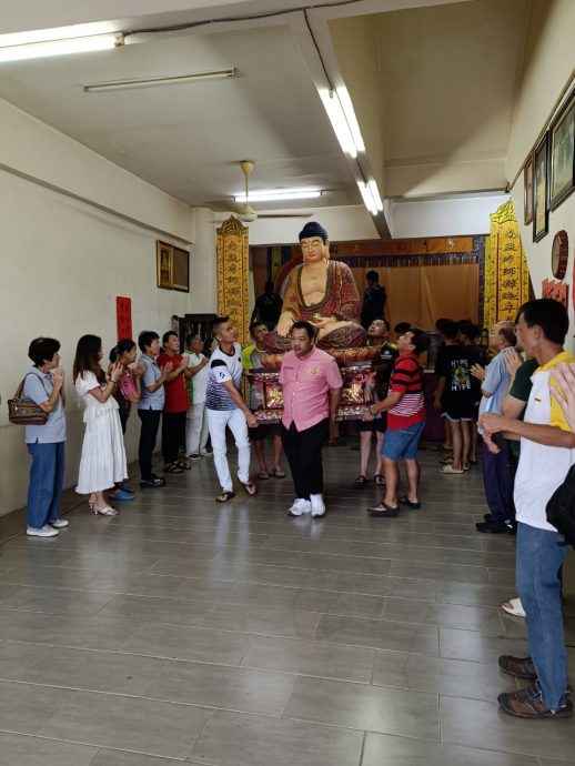 三宝佛迁入而连突法宝寺