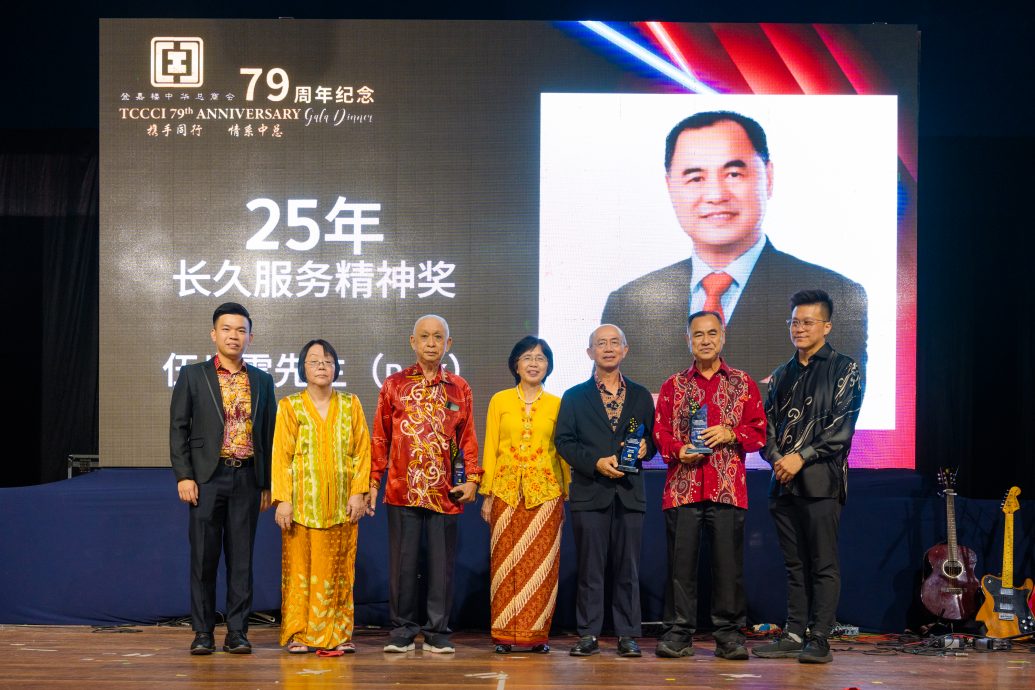 东:中总总会长拿督吴逸平:中总将继续与各属会和政府部门保持密切沟通,争取更具亲商导向的政策,以全力支持企业成长与发展。