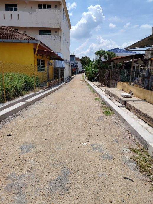 东:吉拉央新村沟渠获拨款提升