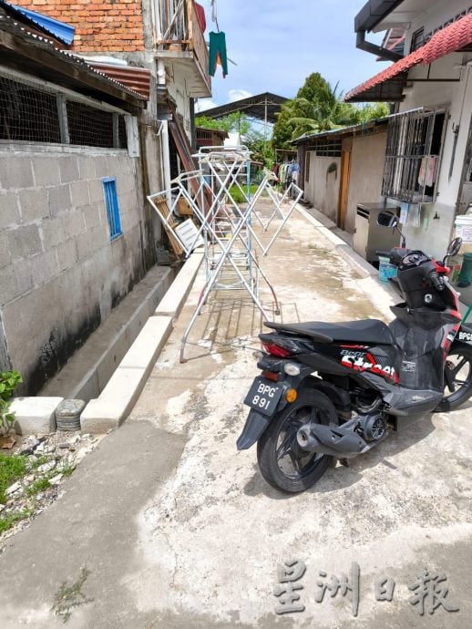 东:直凉新村道路和沟渠提升