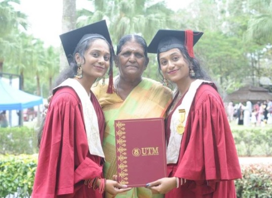 体恤含辛茹苦抚养长大 孖女大学毕业“送四方帽”给奶奶