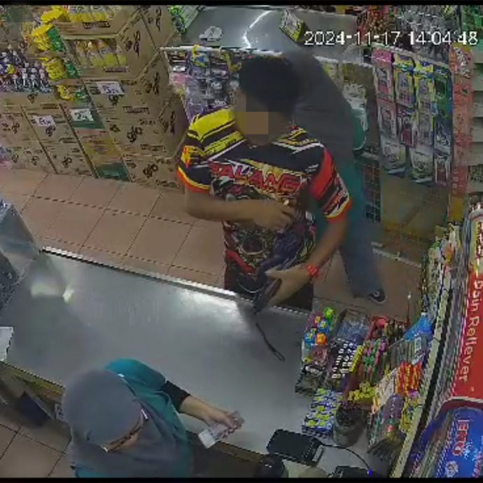 供星洲网: 男子在庇劳使用伪钞在多家商店购物,被识破后逃之夭夭遭警方通缉