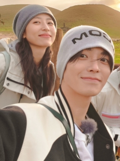 侯明昊把骨瓷当青花瓷 送礼出糗挨轰没文化