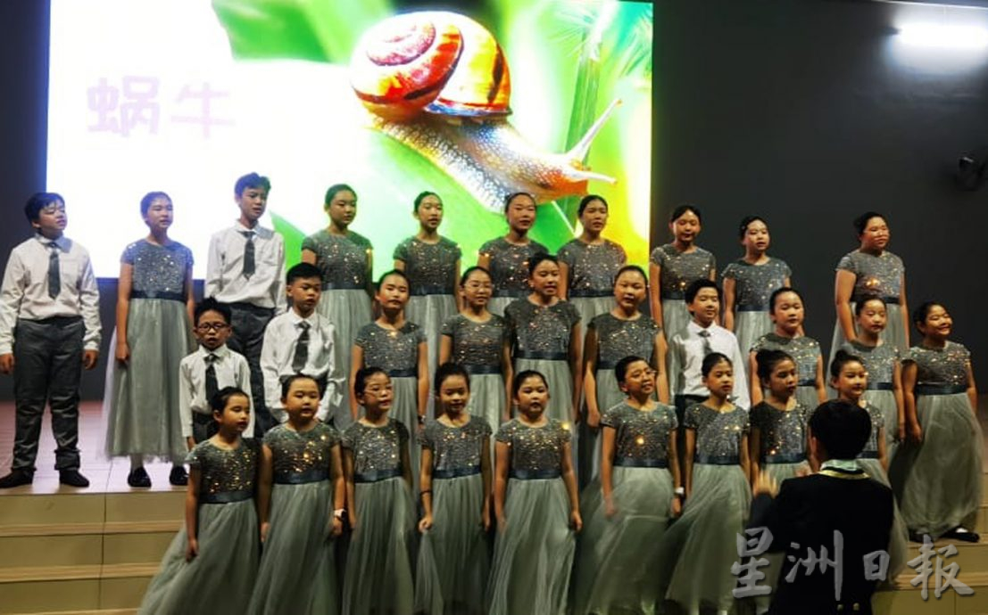 倪可敏：“知恩、感恩、报恩” 拨款25万予两母校