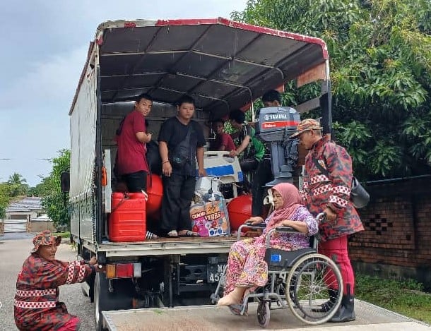 全国:登州水灾灾情恶化,灾民人数节节上升,截至下午2时已经超过1万人!