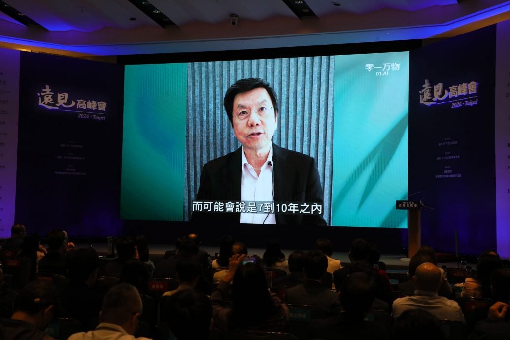 创新工场董事长暨零一万物执行长李开复分享Al 2.0时代所带来的商业新机会。 远见高峰会/提供