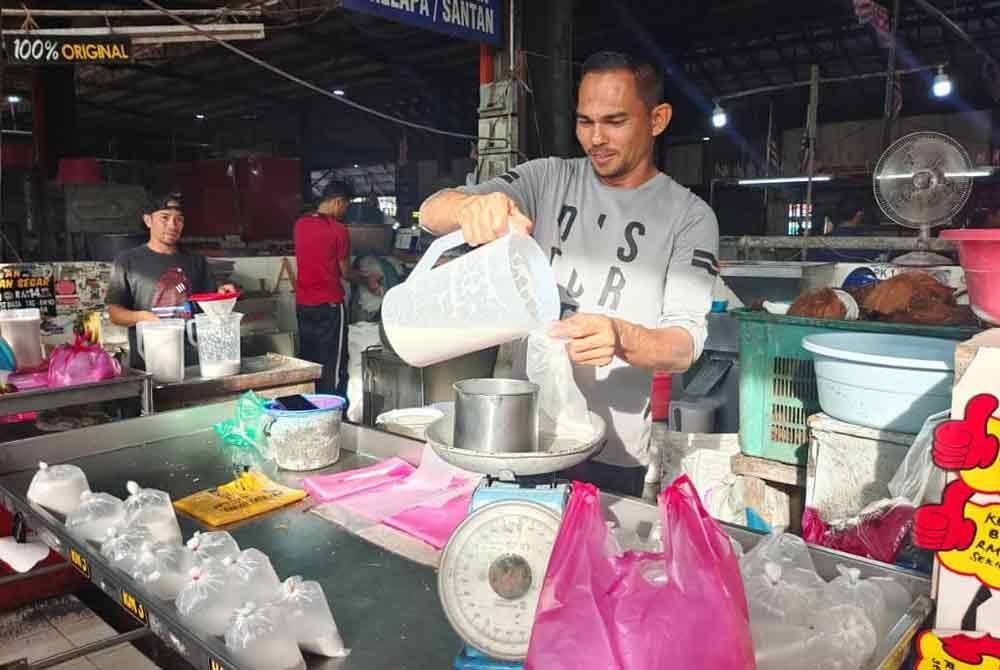 受椰子价上涨影响 椰浆价飙升至每公斤RM16