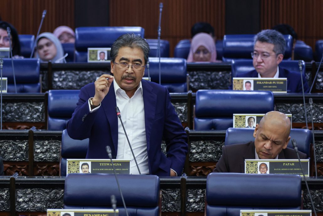 国会问答∕佐哈利：大马2027年生产可持续航空燃料