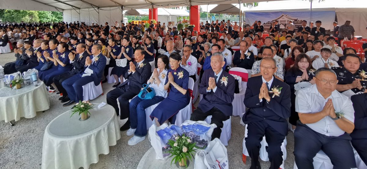 大都会早报头/巴生慈济静思堂今早举行动土典礼,逾2000人见证,同沾法喜