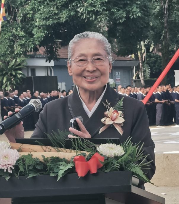 大都会早报头/巴生慈济静思堂今早举行动土典礼,逾2000人见证,同沾法喜