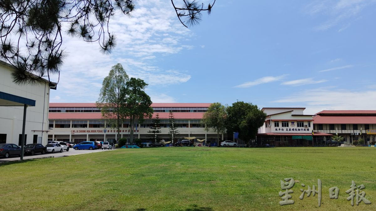 大霹雳封底主文/【华中现在未来】/美罗中华积极申请填补教师空缺 提升软硬体迎挑战