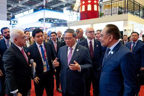 安华访华/李强对安华说:“猫山王榴梿在中国很有市场”