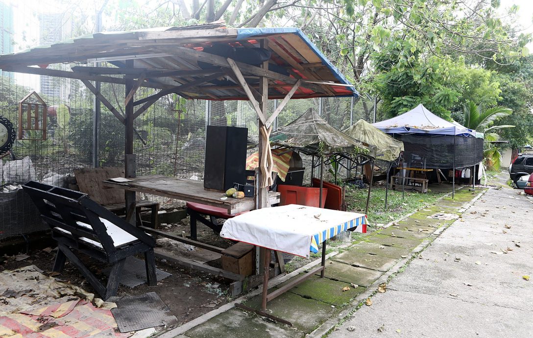 封面-大都会-走访人民组屋非法档口与泊车问题/12图