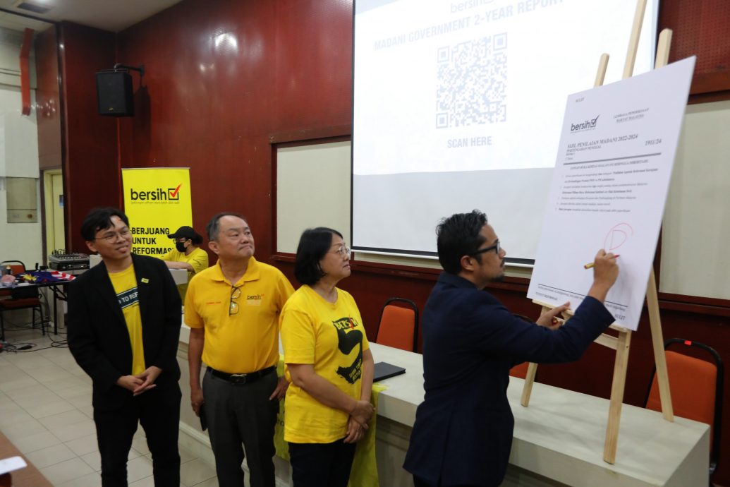 已签/净选盟:五任首相比拼 安华第三 依斯迈最佳 团结政府只有45.8分拿“D”