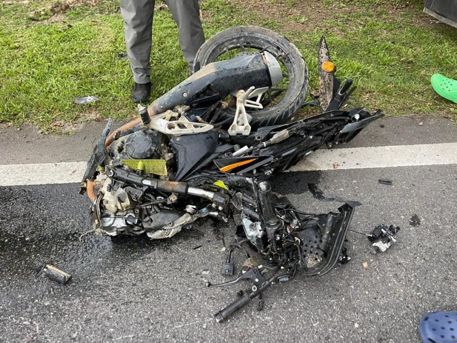 **已签发**柔:疑驶入反向车道,无牌骑士猛撞罗里伤重不治