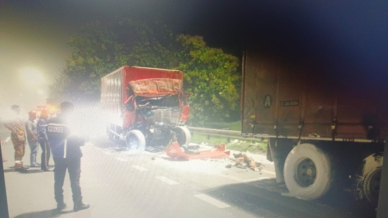 **已签发**柔:罗里停放道旁司机去小解,后方罗里撞上司机丧命