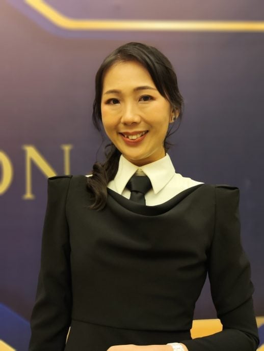**已签**柔:封面:【特稿】:各界对2025柔财算期许,两特区“只许成功不许失败”