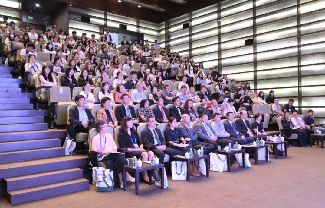 中新社和汕头大学联合举办“赓续与融合：媒介全球化与中华文化传播”国际学术研讨会