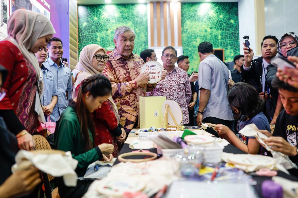 昌明政府2周年庆典及2024年国家公共服务转型大会 | 阿末扎希:正值暴雨季节须建设排水系统