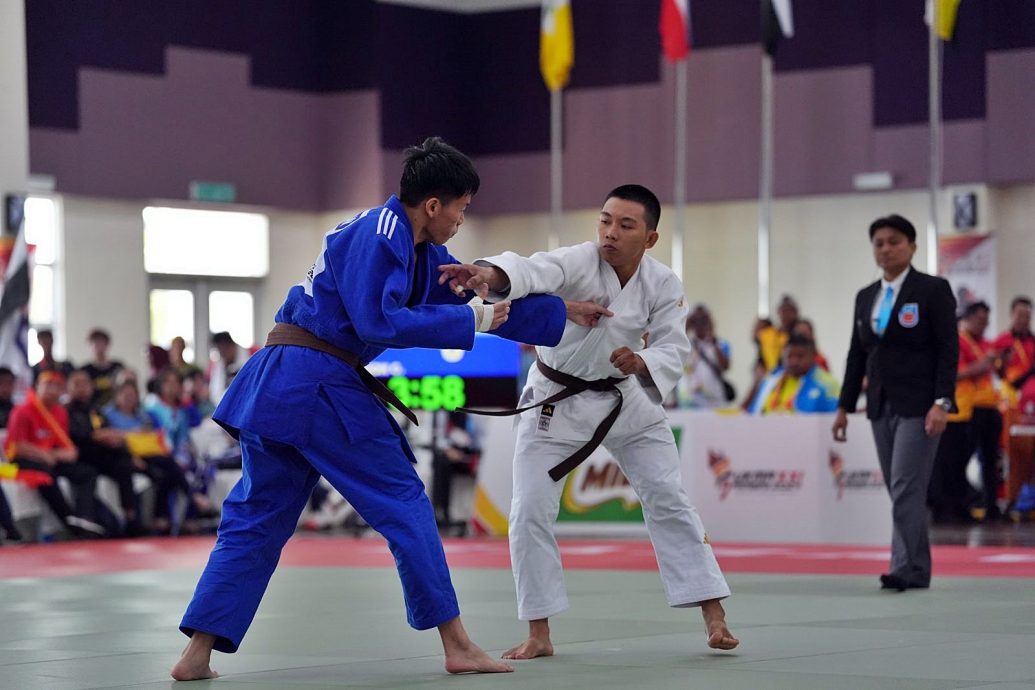 暖势力:李汶庆“把人生绊脚石变成垫脚石!”