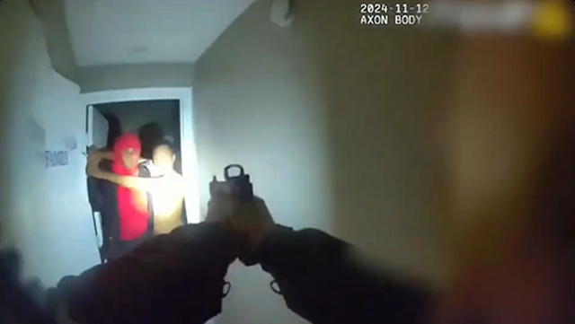 有片∕住家遭开枪美屋主报警 反遭警察连开6枪击毙