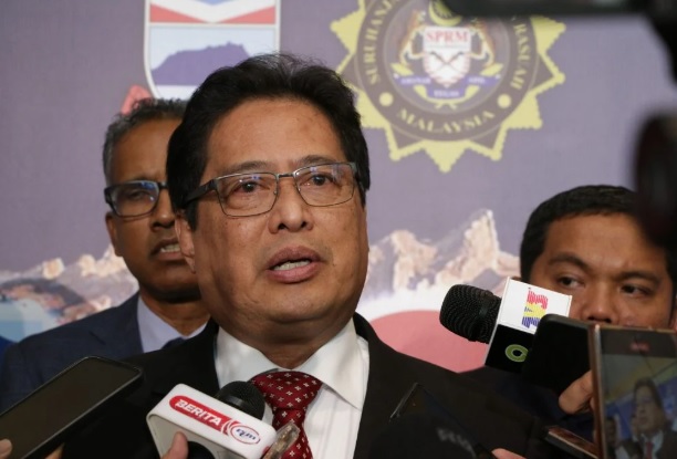 沙州议员涉贪事件|反贪会证实1涉案者律师寻求庇护