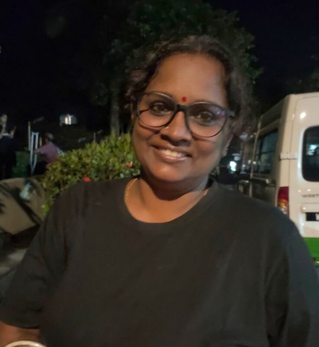 星期天头条:流浪狗课题 Fz100456983415